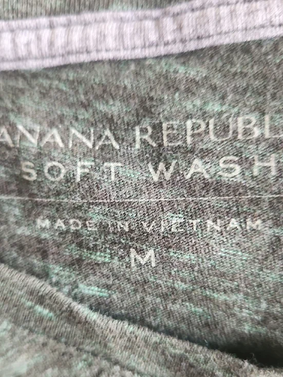 Banqna Republic 4/$10 - Picture 6 of 7